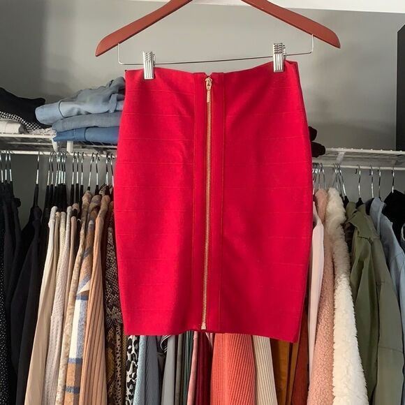 Guess Zip Up Skirt - Picture 1 of 3